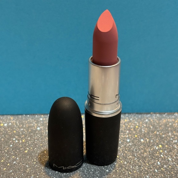 BNIB! MAC Powder Kiss Lipstick in SULTRINESS 304 👄 - Picture 2 of 8